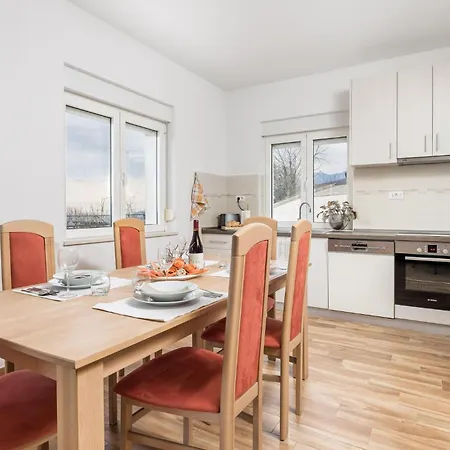 Apartmán Lovely In Bregi With House Sea View