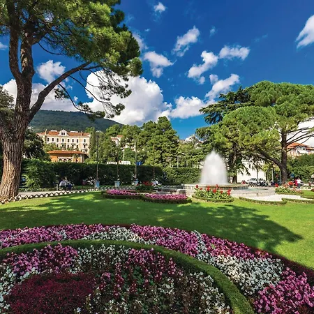 Lovely In Bregi With House Sea View Apartmán Opatija