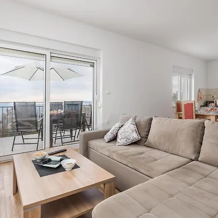 Lovely In Bregi With House Sea View Apartmán Opatija