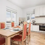 Appartement 3 Bedroom Awesome In Bregi