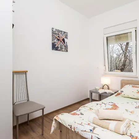 Appartement 3 Bedroom Awesome In Bregi *