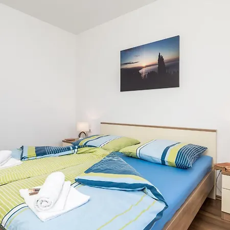 Apartman Awesome In Bregi With House Sea View Breza