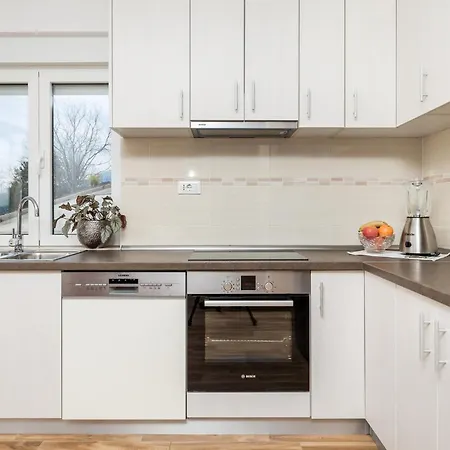 3 Bedroom Awesome In Bregi Appartement *
